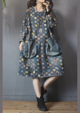 Vestido largo de algodón vaquero con bolsillos y estampado azul sencillo